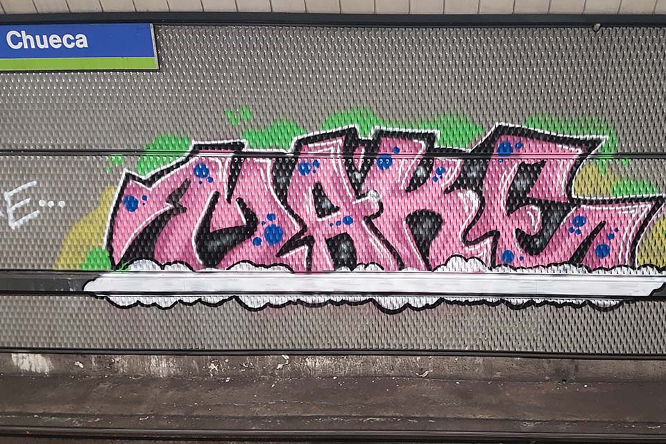 'Make' en el metro, graffiti madrid
