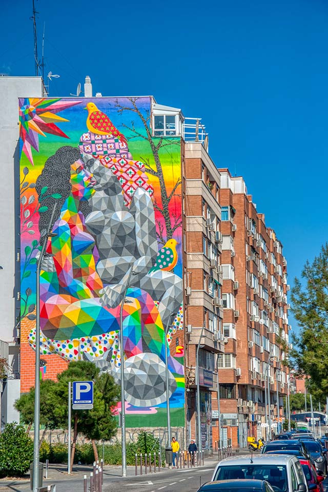 Mural de Okuda cerca del rio Manzanares